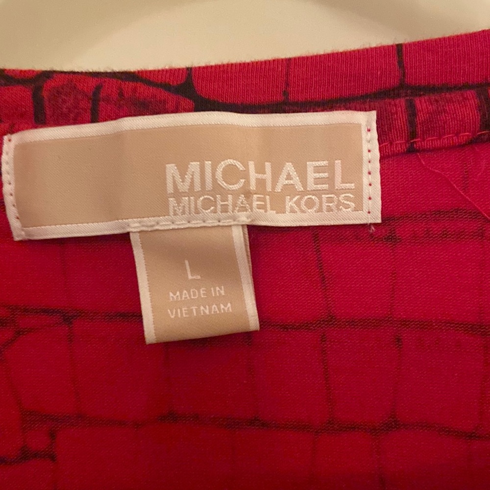 Michael Kors Basics Red with Black Snake🐍 Print Long Sleeve Shirt - Picture 2 of 5